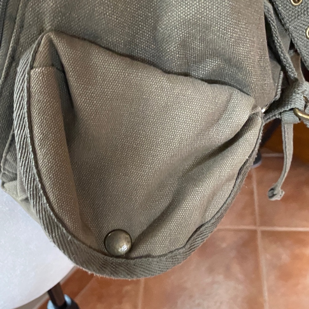 Versatile Olive Backpack - image 3